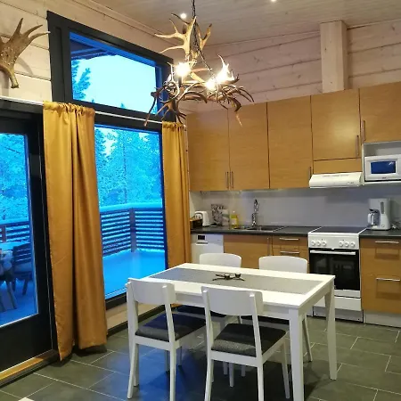 Lomataerppi 木屋 乌茨约基